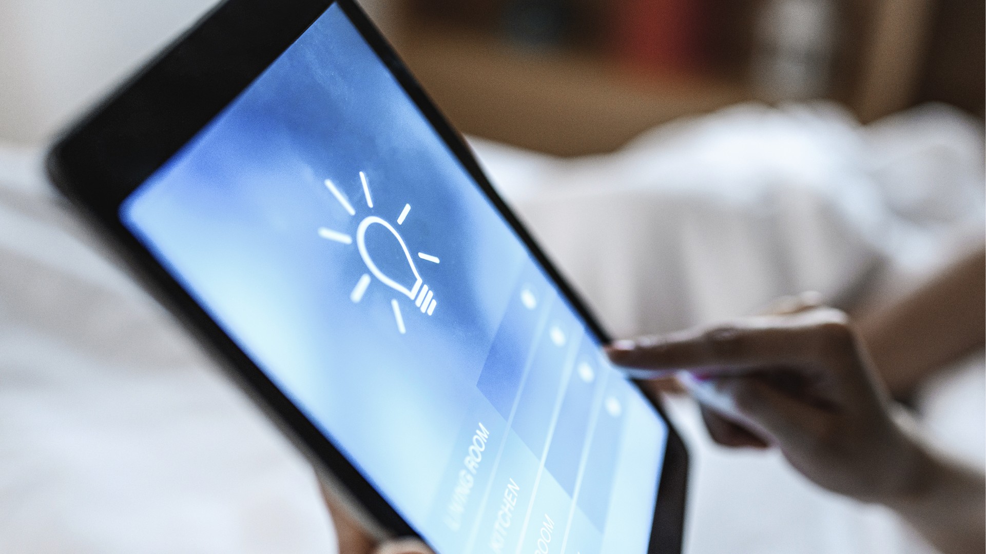 Tableta con pantalla para la configuración de Smart Home